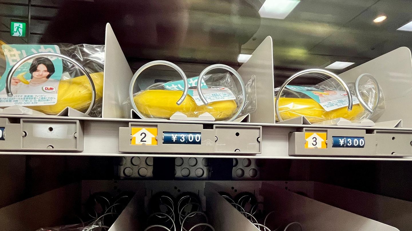 Bananen in einem Automaten in Shibuya