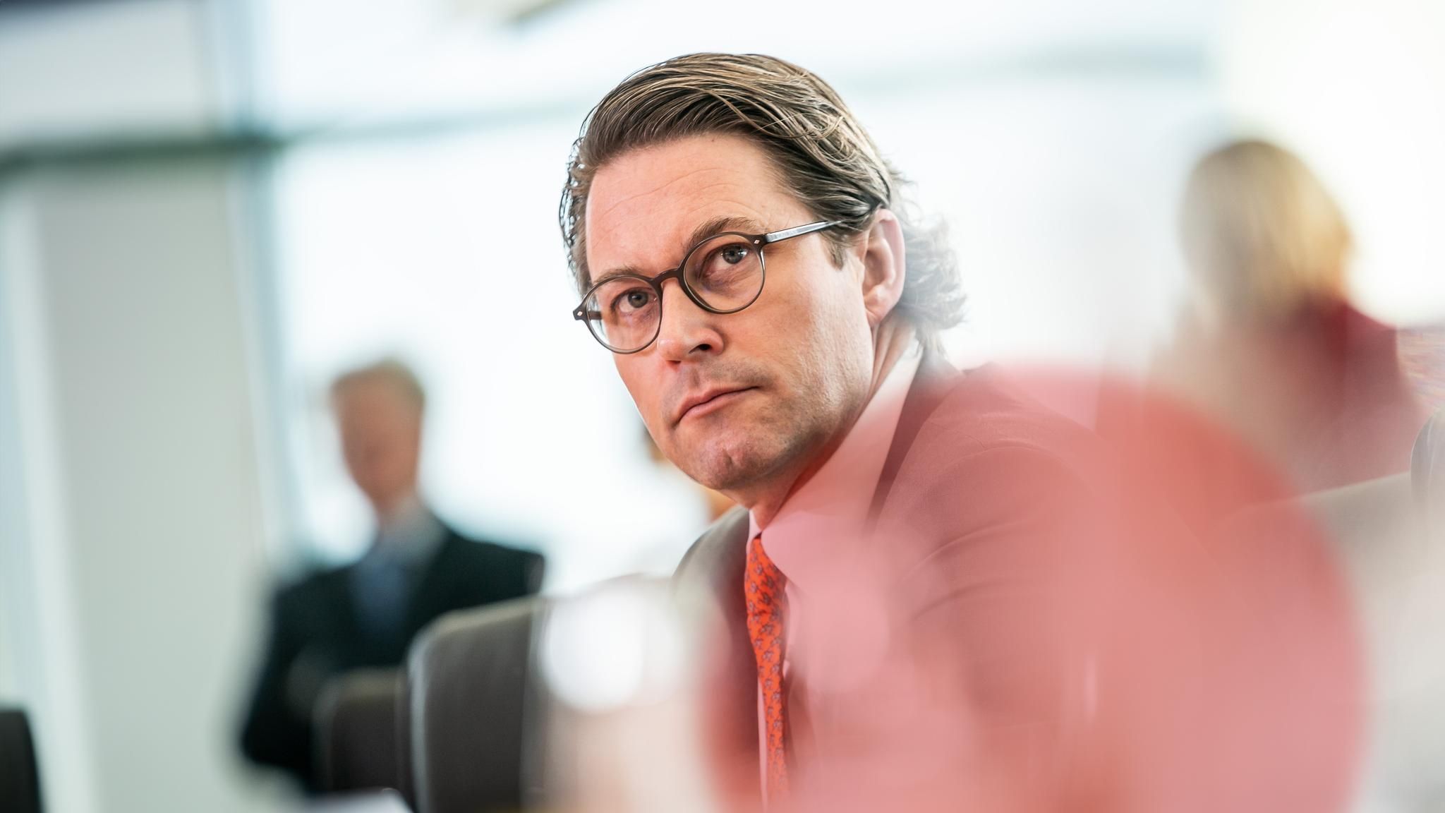 Andreas Scheuer mit erstem Blick