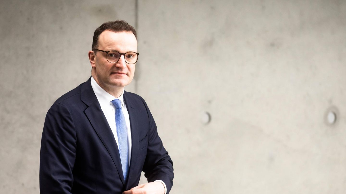 Union faction leader Spahn advises MPs about team building evening
