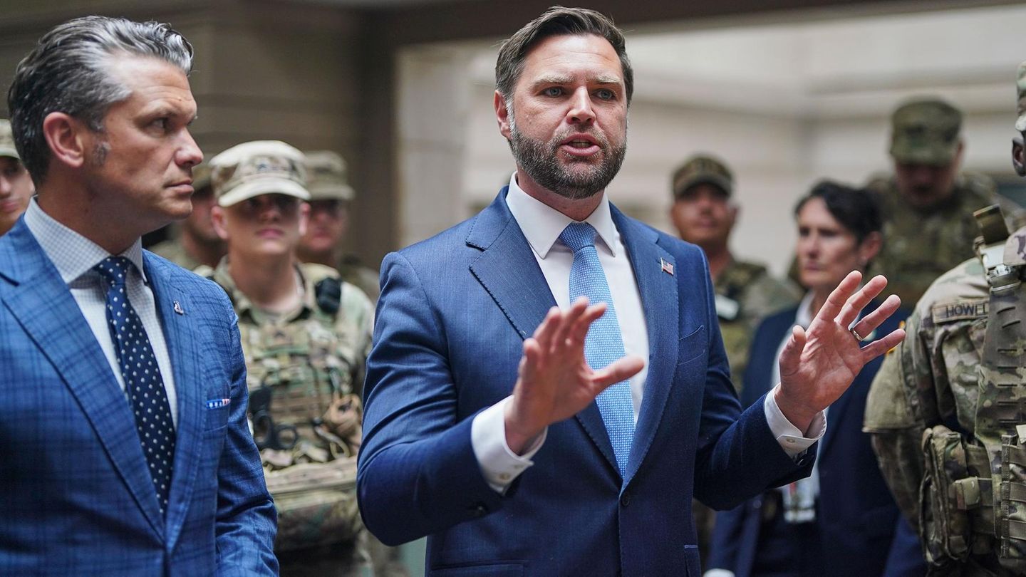 JD vance with troop visit – “frees Washington”