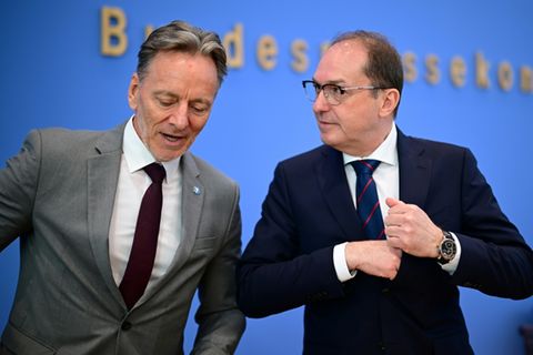 Dobrindt (r.) und Münch