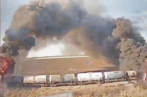 Drohnenaufnahmen zeigen Tankzug