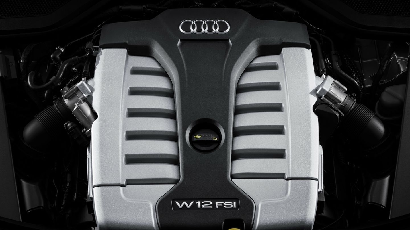 Motor Audi A8 W12