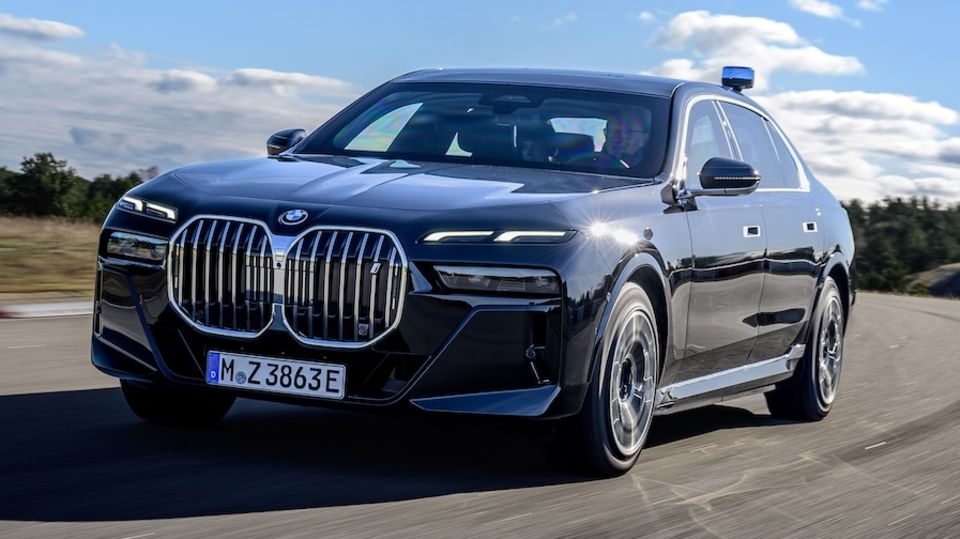 Auto der BMW 7-er Generation in Schwarz