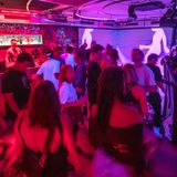 Gerade noch so im Mittelfeld. 37 Clubs und 463 Bars (mit Viersternebewertung). Das Bier kostet durchschnittlich 5 Euro, Cocktails 13 Euro (im Bild der Harry-Klein-Club)