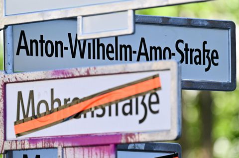 Eigentlich sollte die Mohrenstraße in "Anton-Wilhelm-Amo-Straße" benannt werden, nach einem bekannten schwarzen Philosophen und Juristen