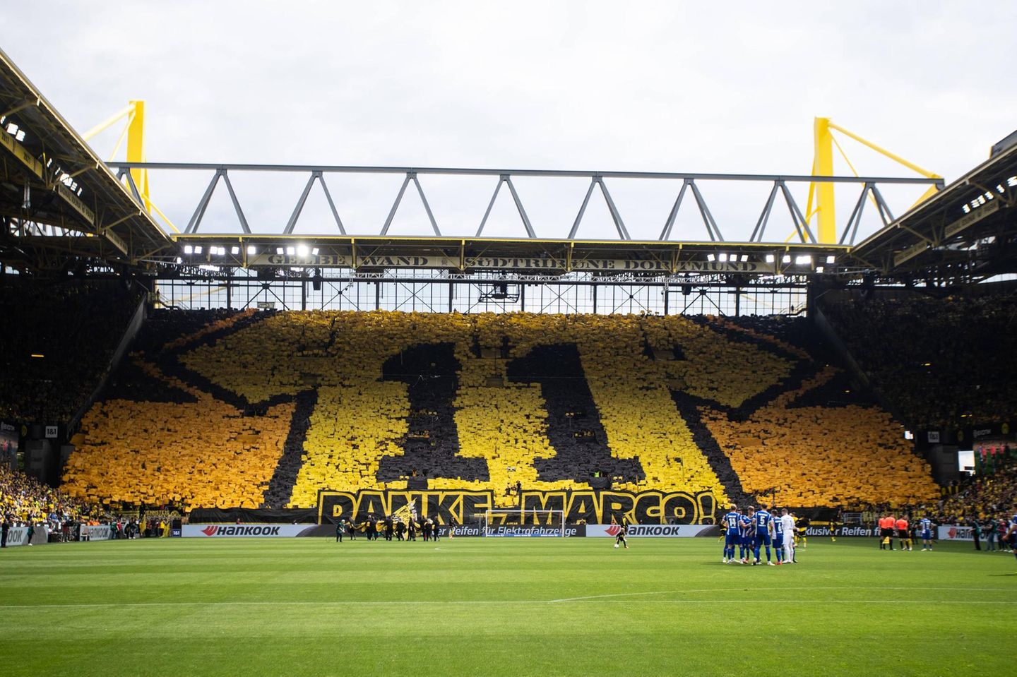 Choreo der BVB Fans zum Abschied von Marco Reus  Choreo der BVB Fans zum Abschied von Marco Reus