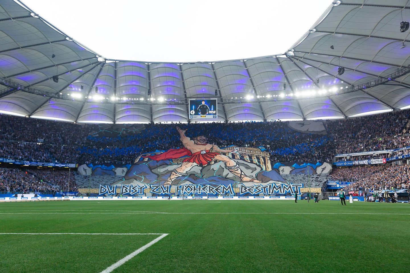 Choreo der Fans vom Hamburger SV beim Spiel gegen Eintracht Braunschweig, April 2025 Choreo der Fans vom Hamburger SV beim Spiel gegen Eintracht Braunschweig, April 2025