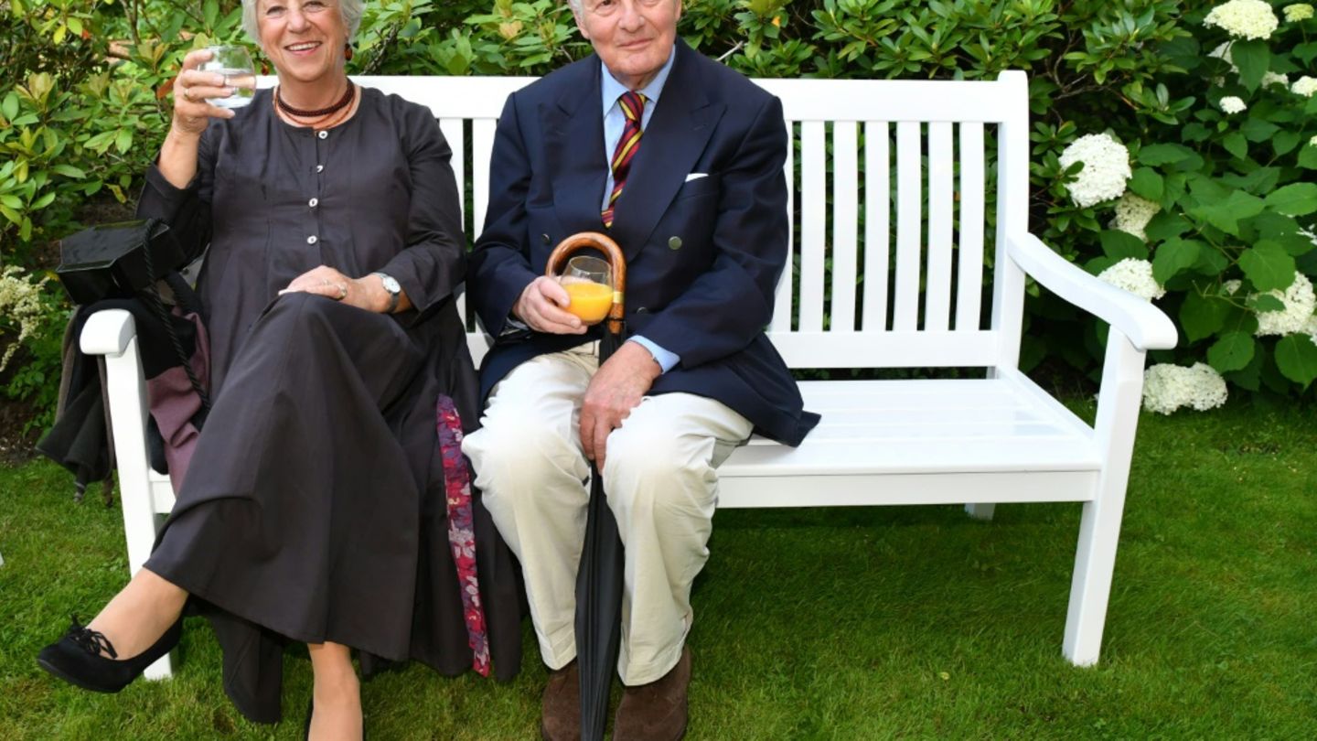 Seelmann-Eggebert mit seiner Ehefrau Barbara im Jahr 2017