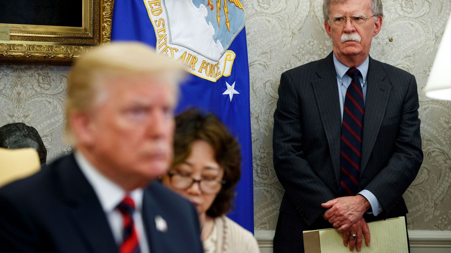 Investigations: Media: FBI searched House of Trump’s ex-consultant Bolton