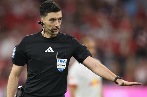 Florian Badstübner pfiff die Auftaktpartie zur neuen Saison zwischen dem FC Bayern und RB Leipzig