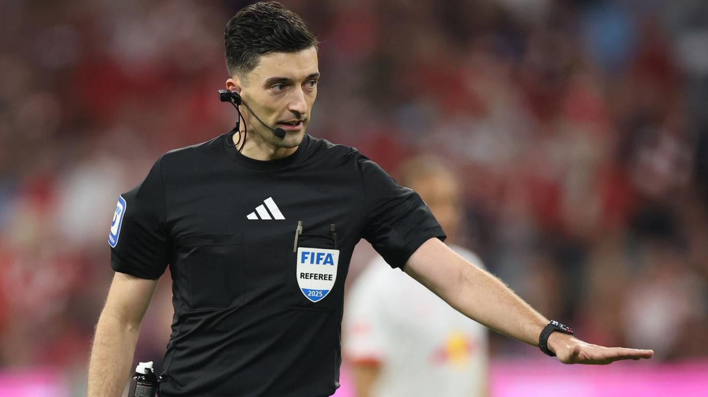 Florian Badstübner pfiff die Auftaktpartie zur neuen Saison zwischen dem FC Bayern und RB Leipzig