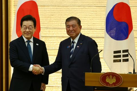 Lee (l.) und Ishiba in Tokio