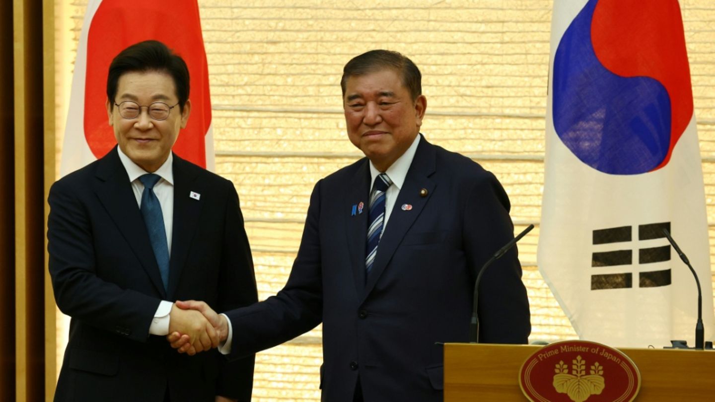 Lee (l.) und Ishiba in Tokio