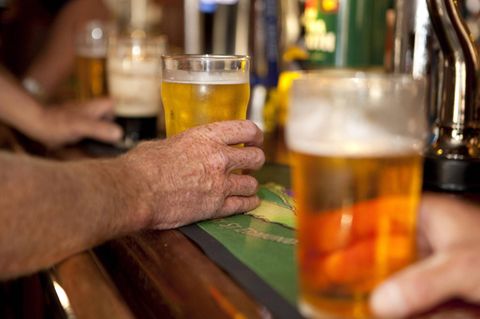 Bier, Zigaretten, Streit: In einer Berliner Kneipe kam es zu Gewalt (Symbolbild)