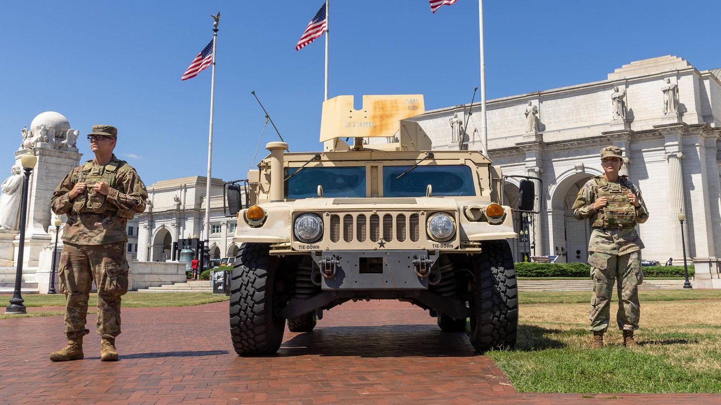 National Guard in Chicago: Use could begin September