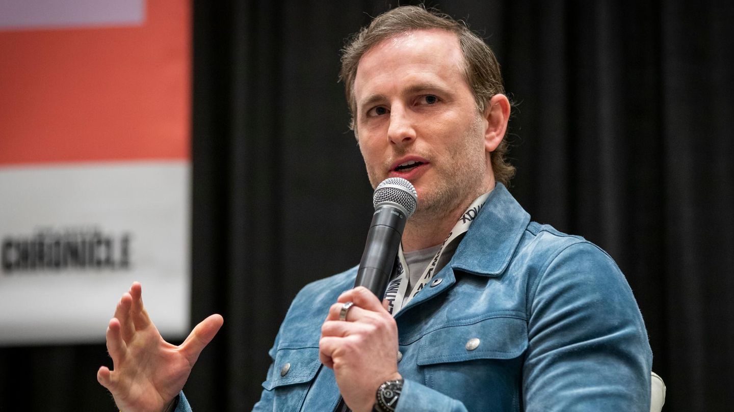 Joe Gebbia: Airbnb co-founder becomes Donald Trump’s design boss