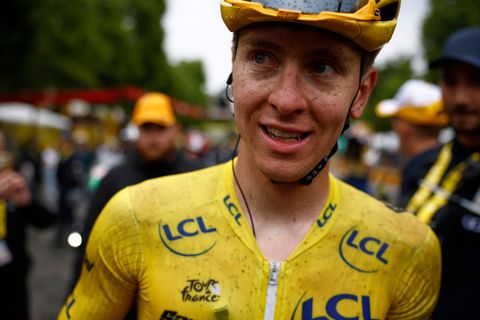 Ärgert sich über eine Jury-Entscheidung bei der Deutschland Tour: Tadej Pogacar (Archivbild) Foto: Yoan Valat/Pool EPA/AP/dpa