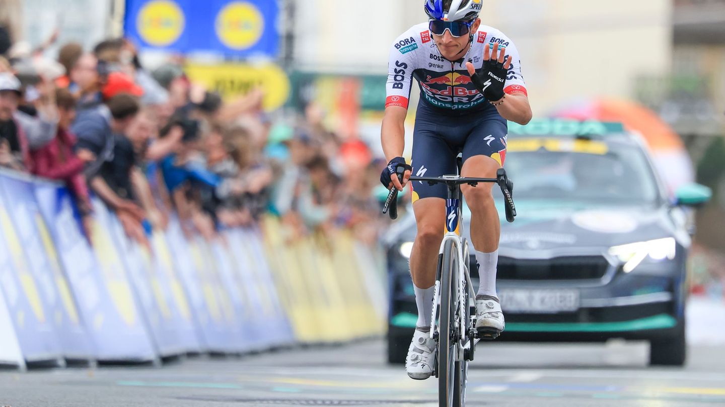 Cycling: Germany tour as a triumphal trip: Rad fans celebrate Lipowitz