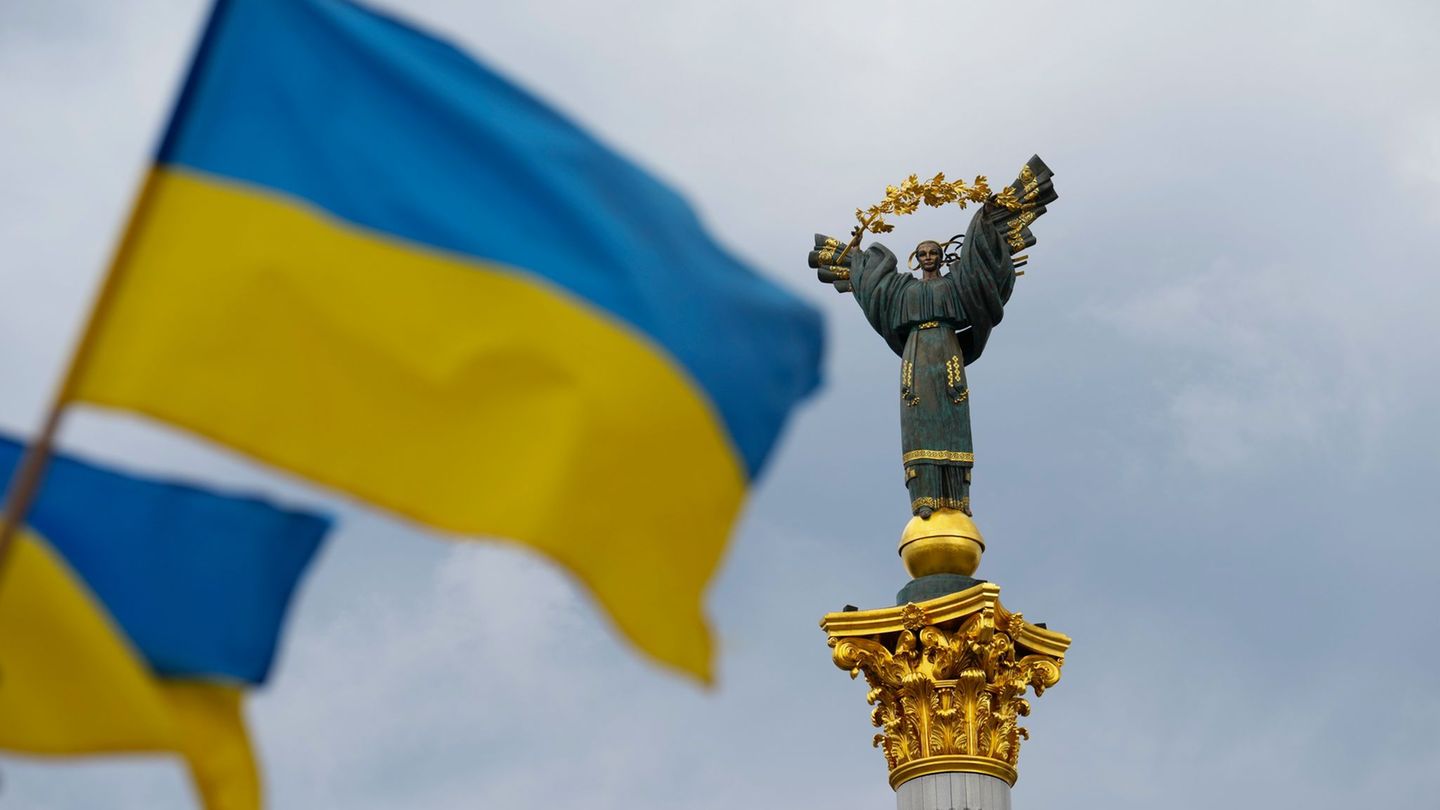 War in Ukraine: Kyiv celebrates independence in cloudy prospects on peace