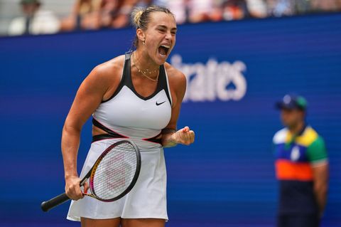 Aryna Sabalenka schaffte nach Problemen im ersten Satz am Ende souverän den Zweitrunden-Einzug. Foto: Kirsty Wigglesworth/AP/dpa