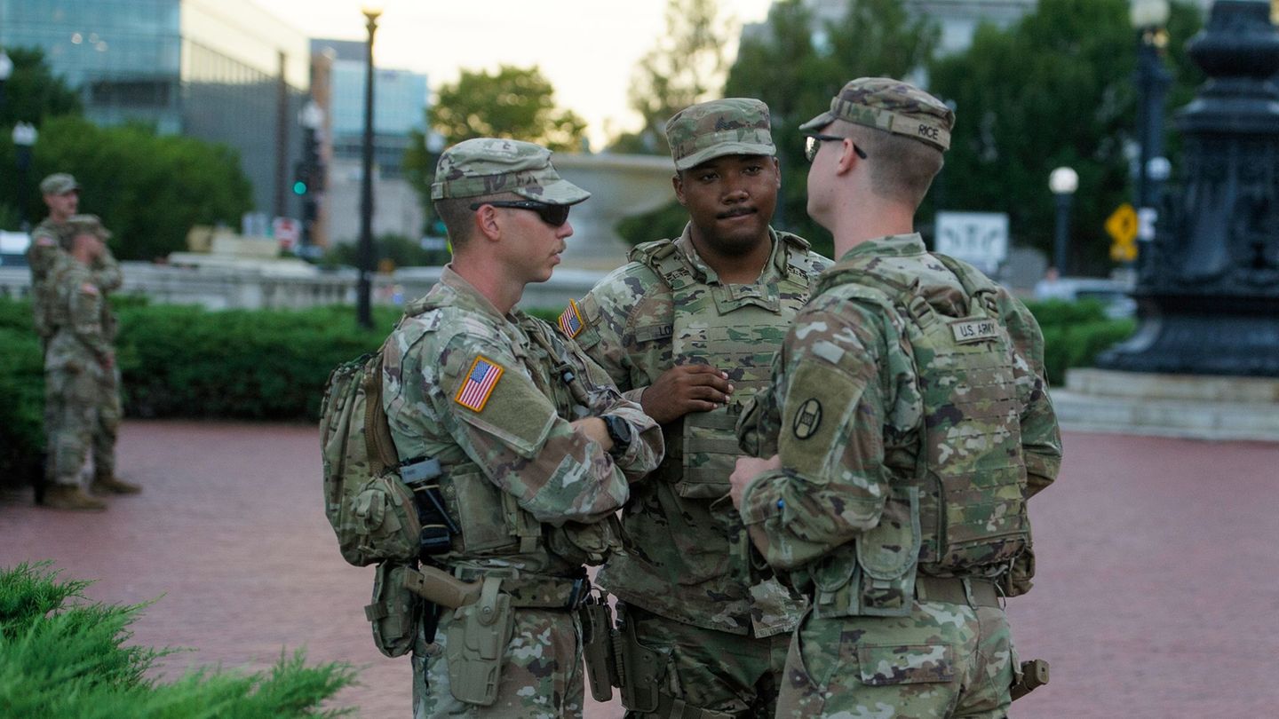 Crime: Report: National Guard in Washington is armed
