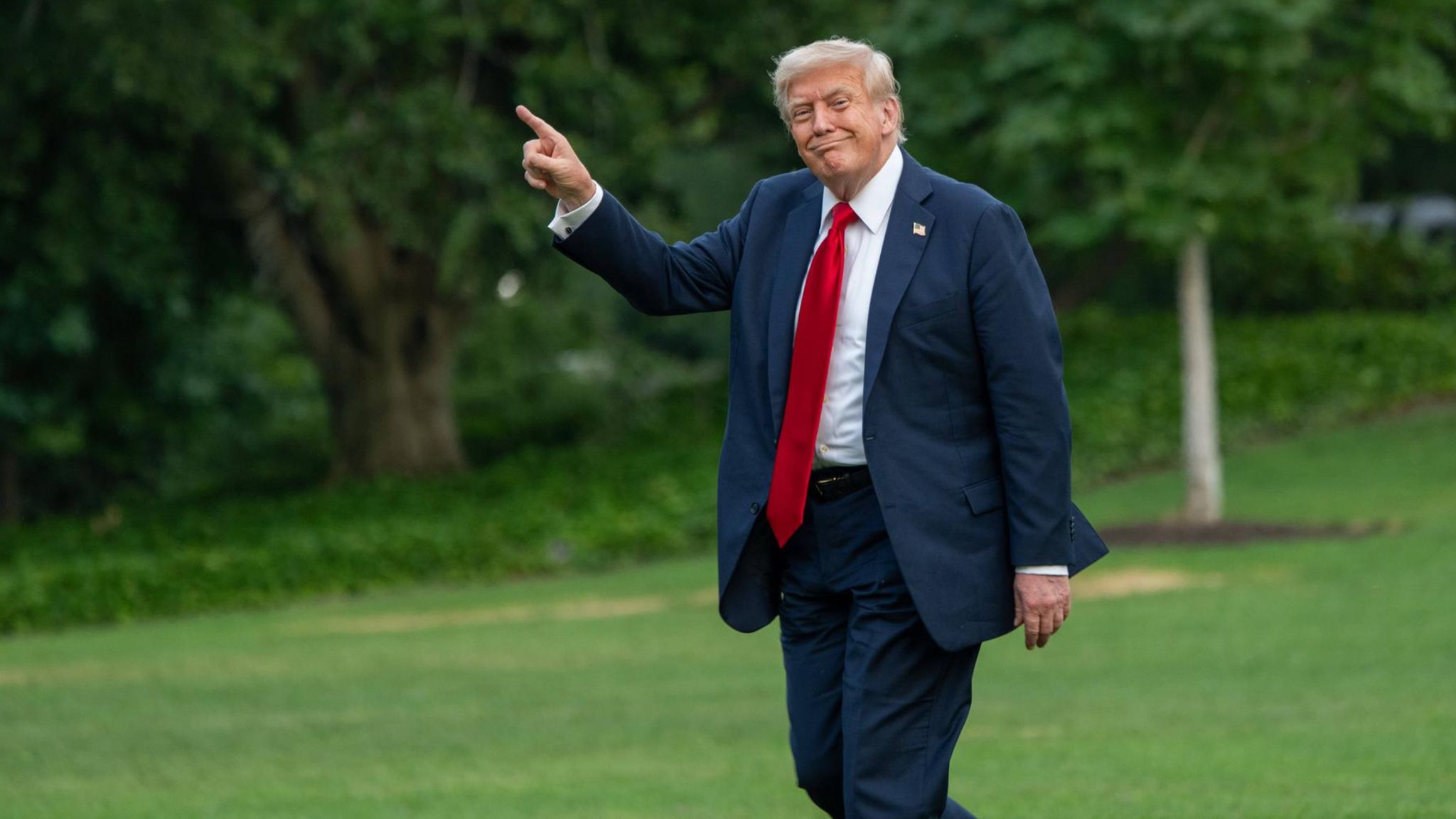 Donald Trump auf dem Rasen des Weißen Hauses