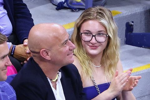 Bei den US Open verfolgten Andre und Jaz Elle Agassi am 24. August das Match von Novak Djokovic und Learner Tien.