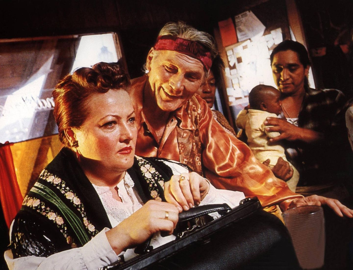 Brenda und Rudy sitzen nebeneinander