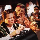 Brenda und Rudy sitzen nebeneinander