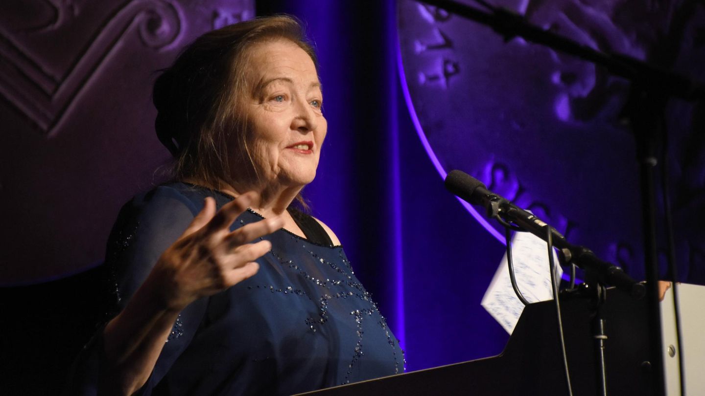 Marianne Sägebrecht feiert als Trägerin des Preises "Sigi Sommer Taler 2020" 2022 die Verleihung der Auszeichnung nach