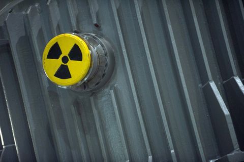 Zeichen auf Castorbehälter mit Atommüll