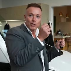 S&K-Gründer Jonas Köller (links) und Stephan Schäfer vor einem weißen Lamborghini