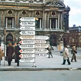 Schilder vor der Pariser Oper, 1940er-Jahre