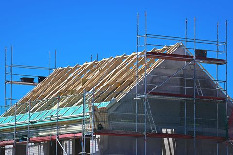 Im Wohnungsbau sind die Aufträge besonders stark eingebrochen. (Archivbild) Foto: Soeren Stache/dpa-Zentralbild/dpa