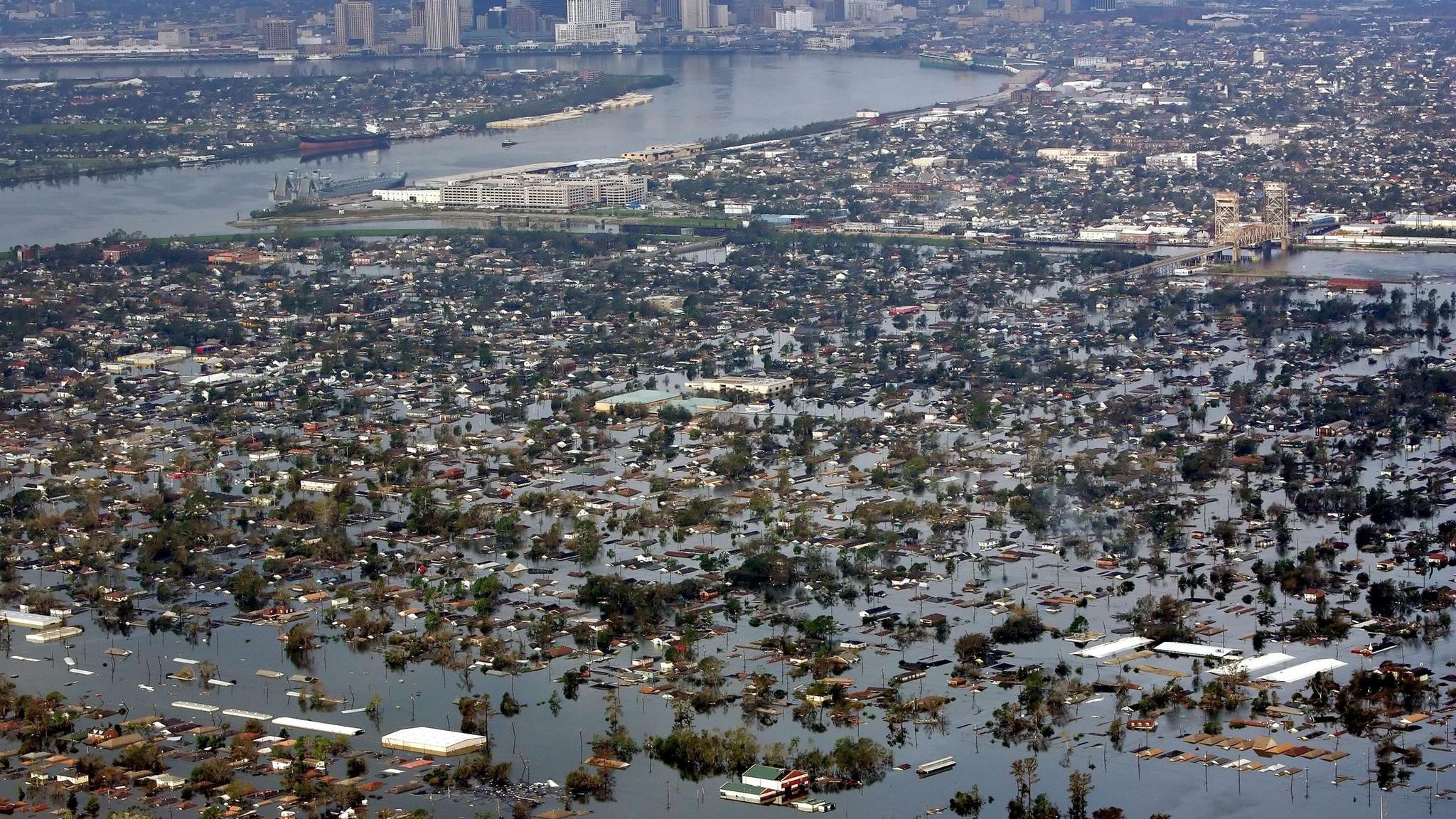 Überschwemmtes New Orleans nach Hurrikan "Katrina"