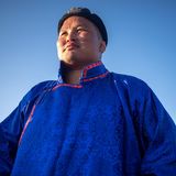 Monoglei: Ring-Champion Ösökhbayar in blauer Kleidung