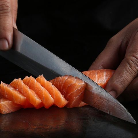 Deals und Angebote: Lachs tranchieren mit einem Kochmesser