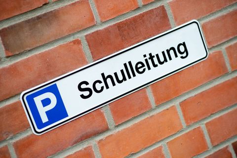 Schulleiter in Thüringen fühlen sich einer Studie zufolge stark belastet und haben nach eigenen Angaben nur wenig Zeit für die U