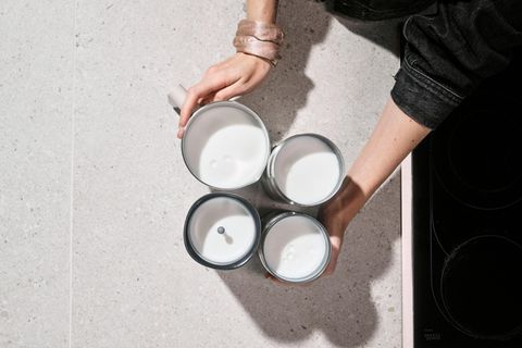 Milchaufschäumer Test: Die vier Modelle mit Milchschaum von oben