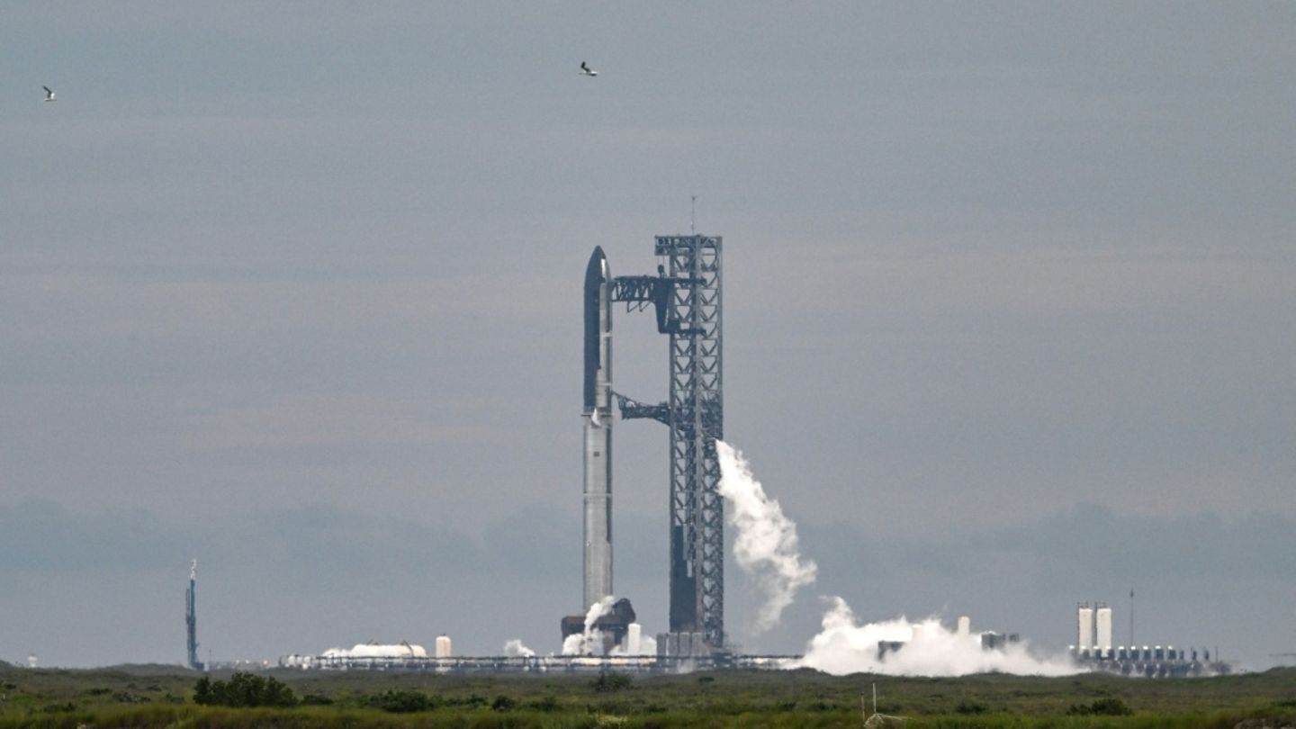 Starship-Rakete auf dem Weltraumbahnhof in Texas