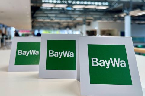 Tischaufsteller bei der Baywa-Hauptversammlung in München. Ein Jahr nach der Fast-Pleite des Traditionsunternehmens hat sich die