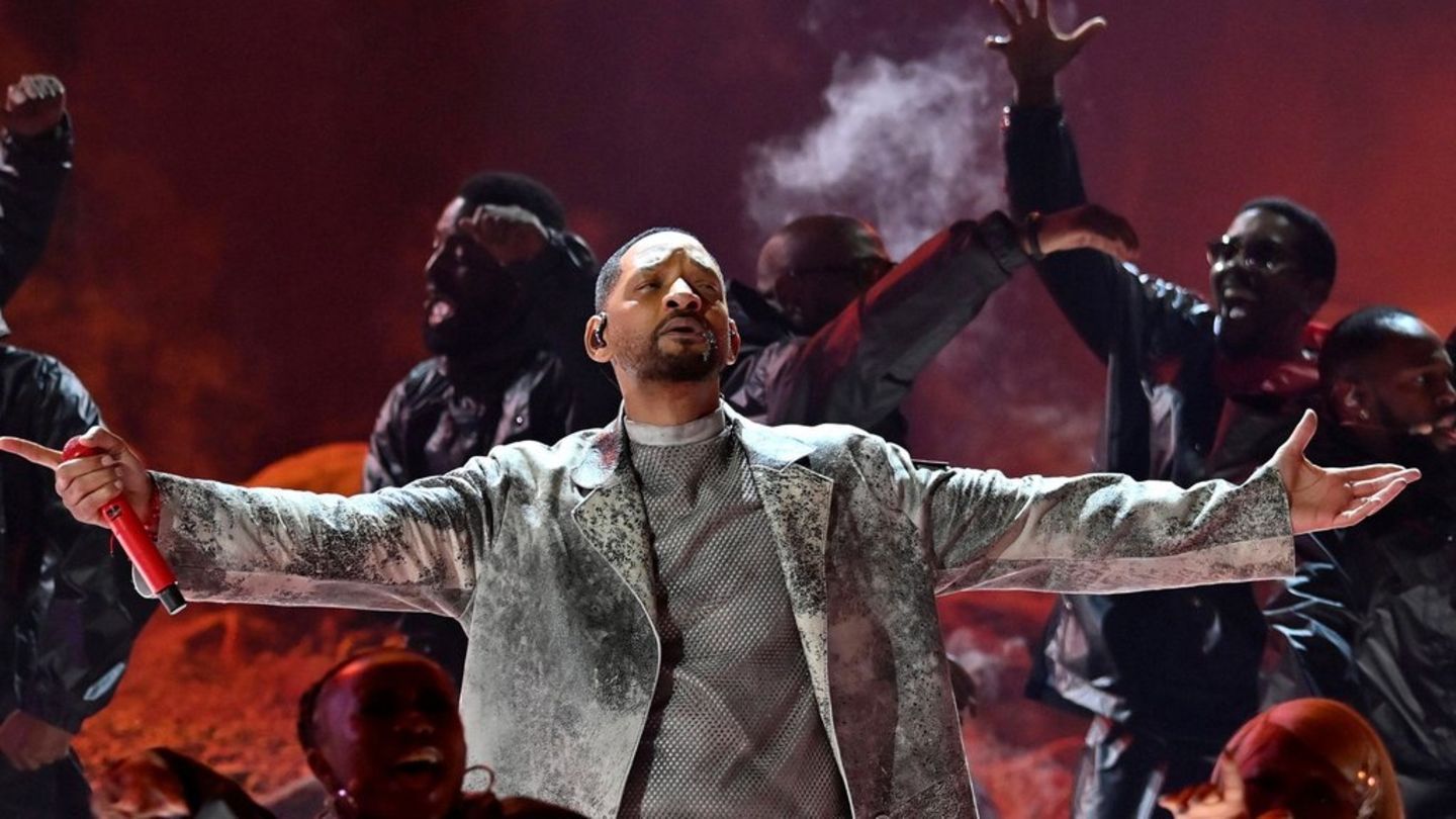 Will Smith: Has he prettied up his audience with AI?