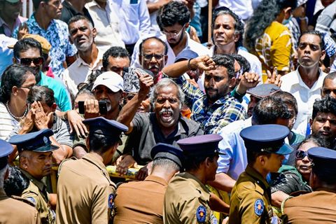 Unterstützer des früheren Präsidenten Wickremesinghe in Colombo
