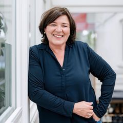 Vera Int-Veen, 57, zu Hause in Berlin-Wannsee