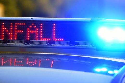 Der Traktorfahrer blieb den Angaben zufolge unverletzt. (Symbolbild) Foto: Stefan Puchner/dpa