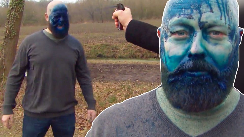 Zur Selbstverteidigung: "Schlumpf-Spray" färbt Angreifer tagelang blau