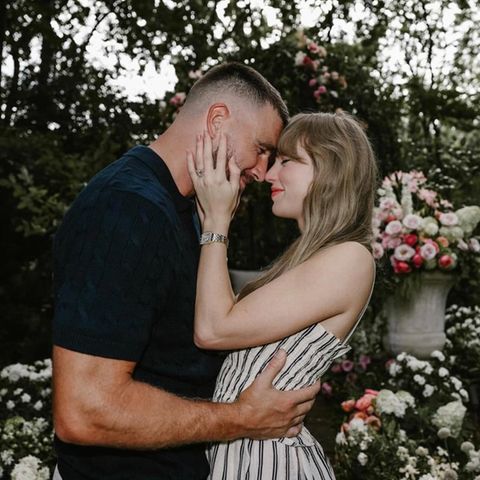 Taylor Swift und Travis Kelce Verlobungsring