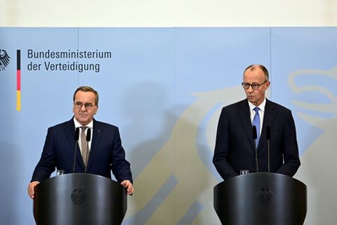Merz und Pistorius nach Kabinettssitzung