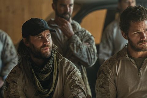 Chris Pratt (r.) und Taylor Kitsch in "The Terminal List: Dark Wolf".